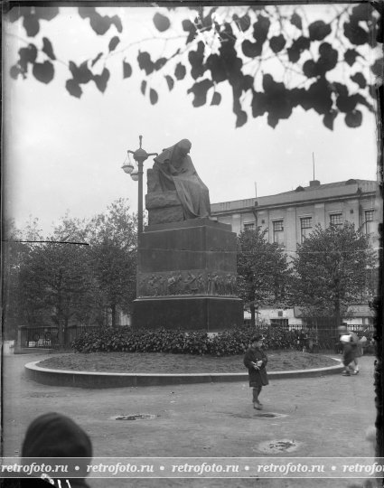 Памятник Н.В. Гоголю, 1920-е годы