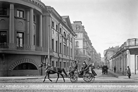 Воздвиженка, вид на Романов переулок, 1900-е годы