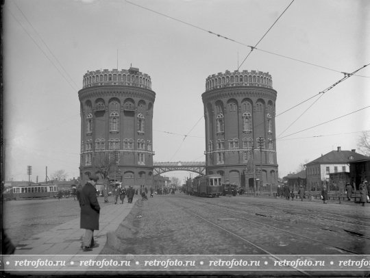 Крестовские водонапорные башни, 1930-е годы.