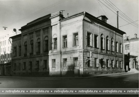 Москва, угол Лялина и Барашевского переулков