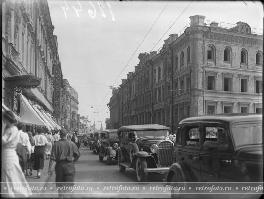 Транспорт на Тверской улице, 1930-е годы