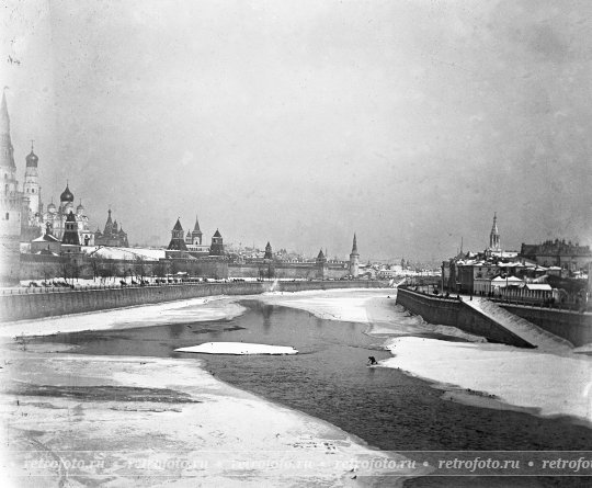 Река Москва, вид с Б. Каменного моста, 1910-е годы