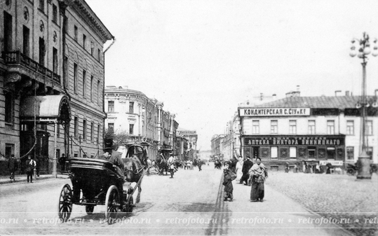 Москва, ул. Тверская, у дома генерал-губернатора, 1900-е годы