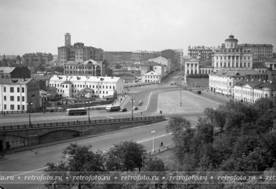 Боровицкая площадь, Дом Пашкова