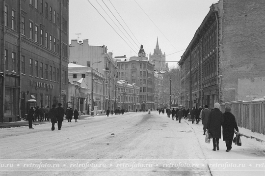 Арбат. 1969 г. Слева дом 15